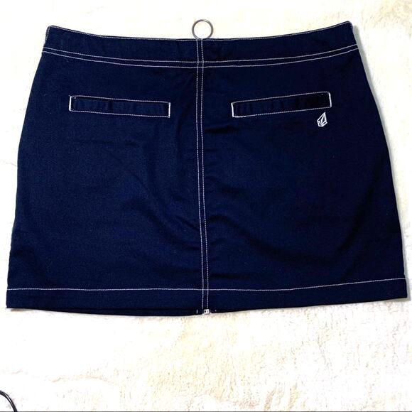 VOLCOM Mini Skirt Frochickie Navy Blue Mini Skirt Size Small - Picture 3 of 8